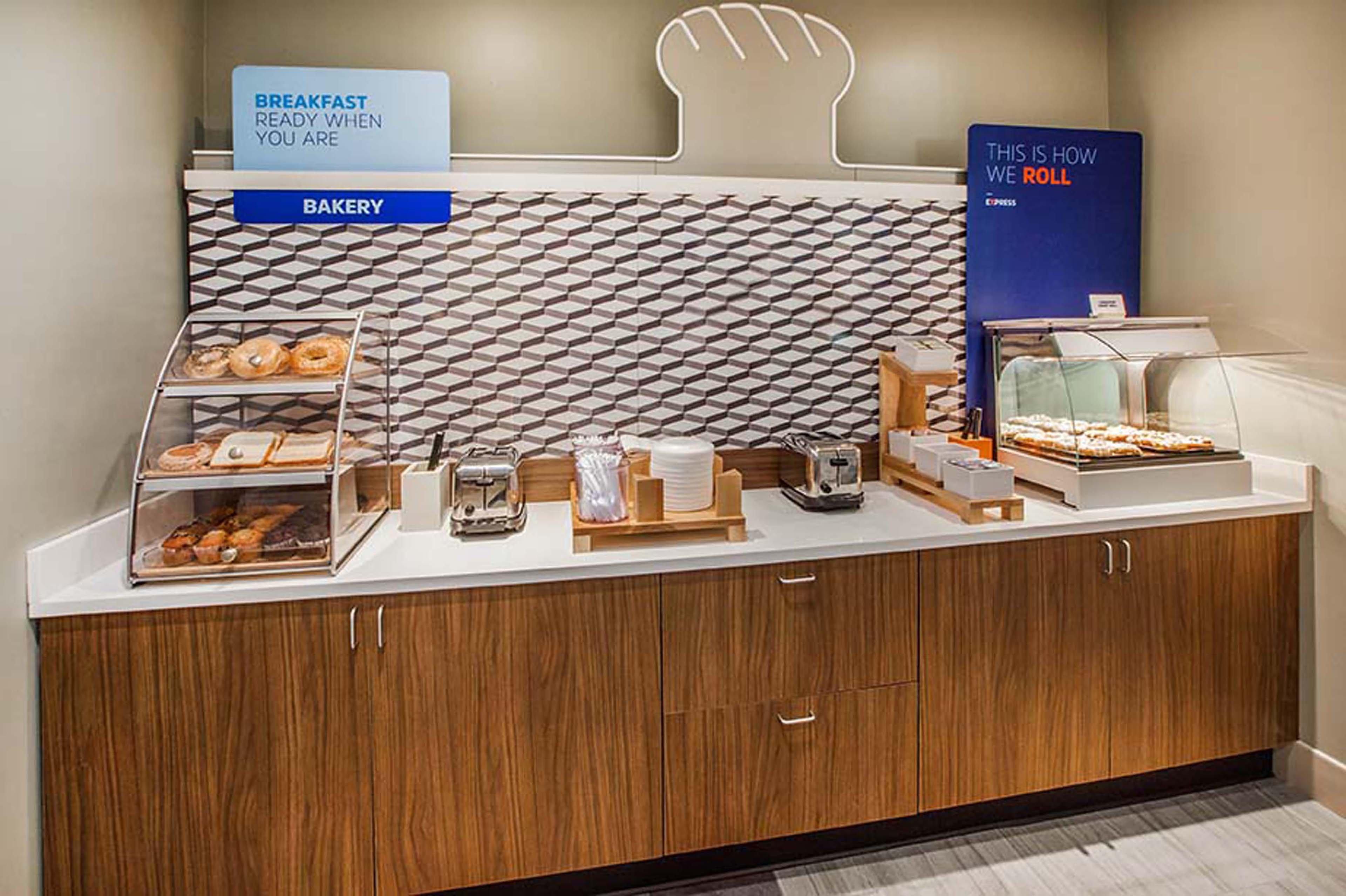 Holiday Inn Express Hotel & Suites Greenville-I-85 & Woodruff Road By Ihg Εξωτερικό φωτογραφία